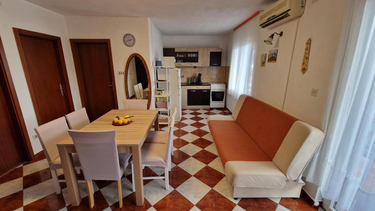 Apartments With A Parking Space Mavarstica, Ciovo - 12435 Trogir Dış mekan fotoğraf